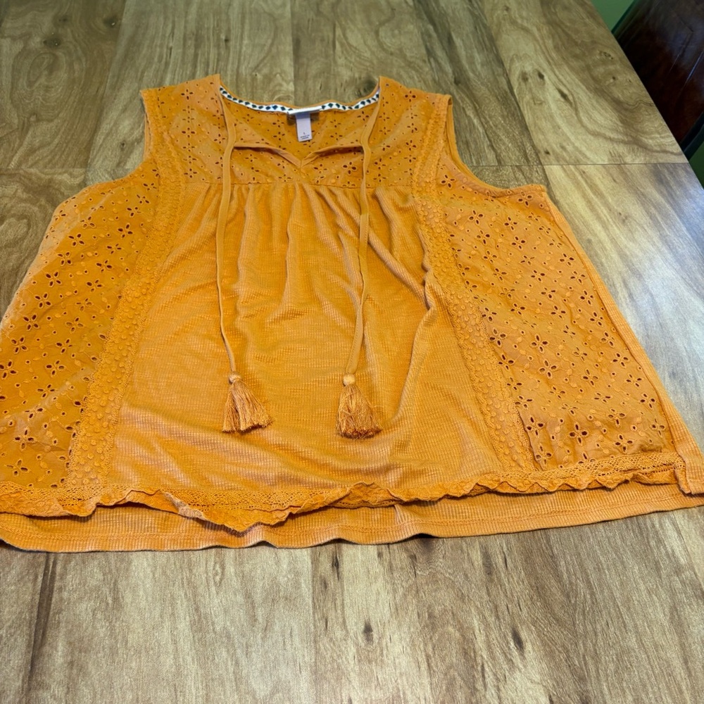 3/$25 Knox Rose Gold Eyelet Lace Crochet Lightweight Sleeveless Tassels Large